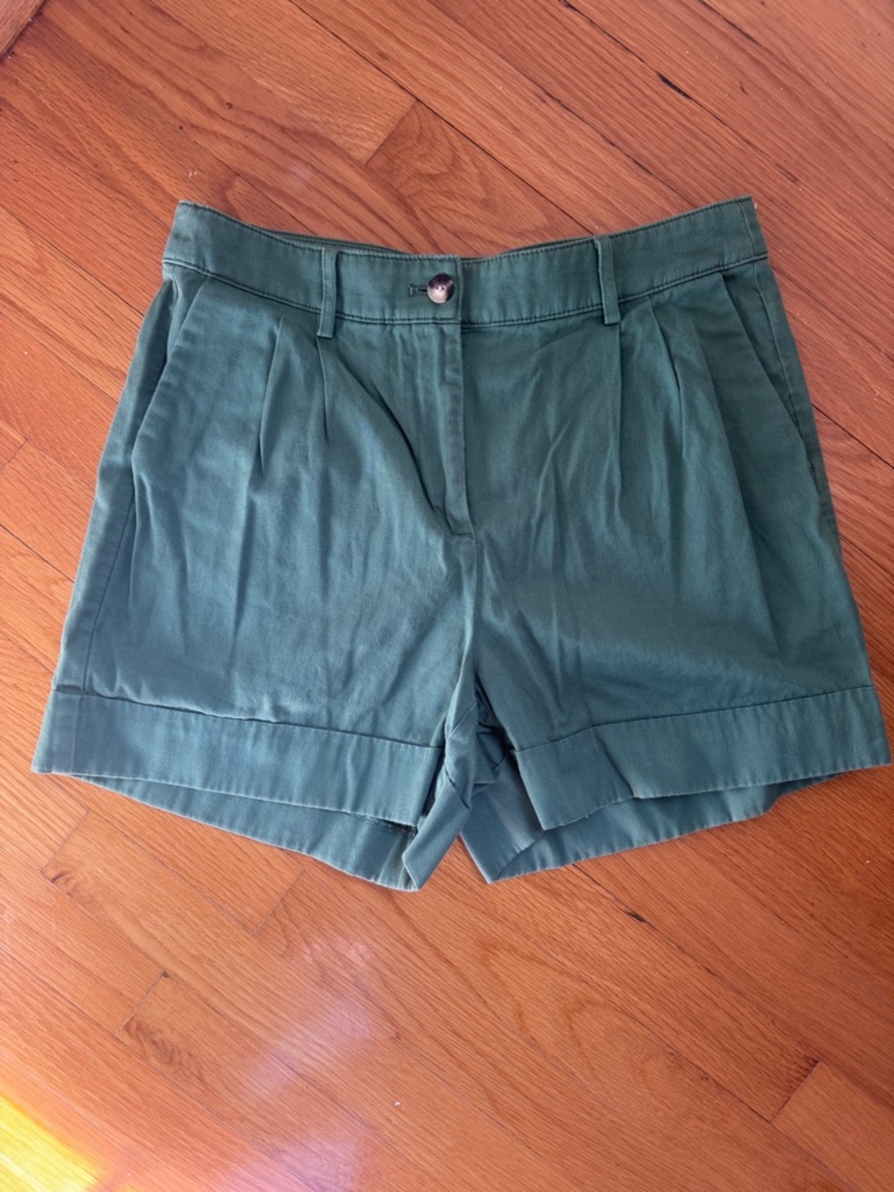 J.Crew Green Chino Shorts Size 6 Tailored Cuffed Casual Classic